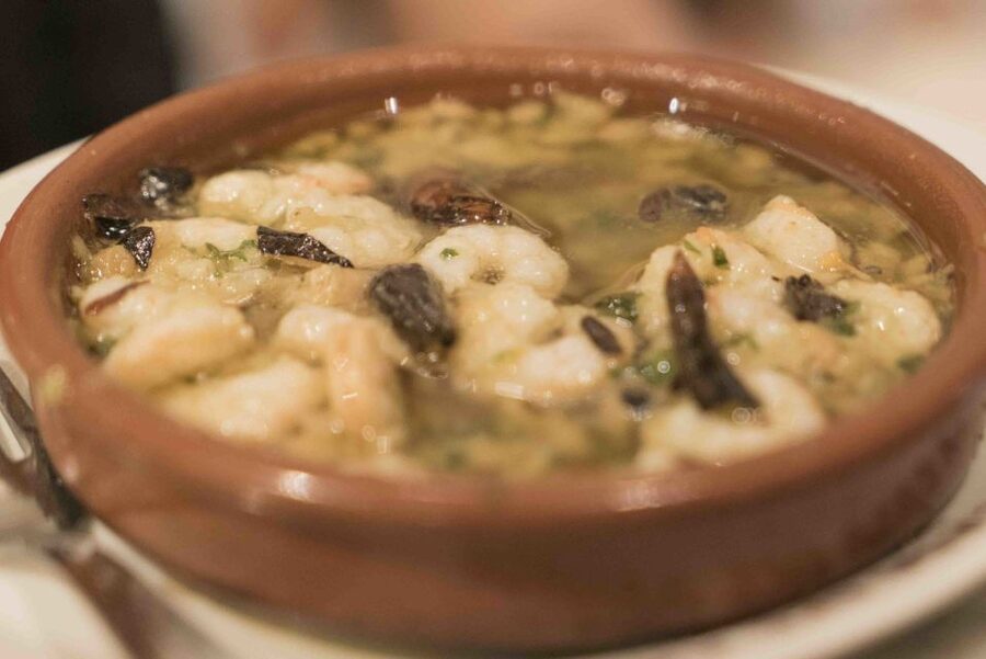 2.5-Hour Evening Tapas Tour through Madrid - Guide languages and the human touch