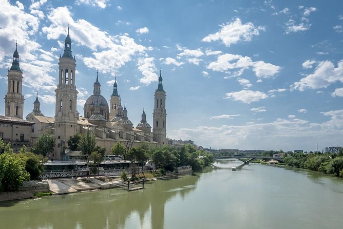 4-Day Northern Spain Guided Tour from Madrid - Day one: Madrid to Zaragoza and San Sebastian