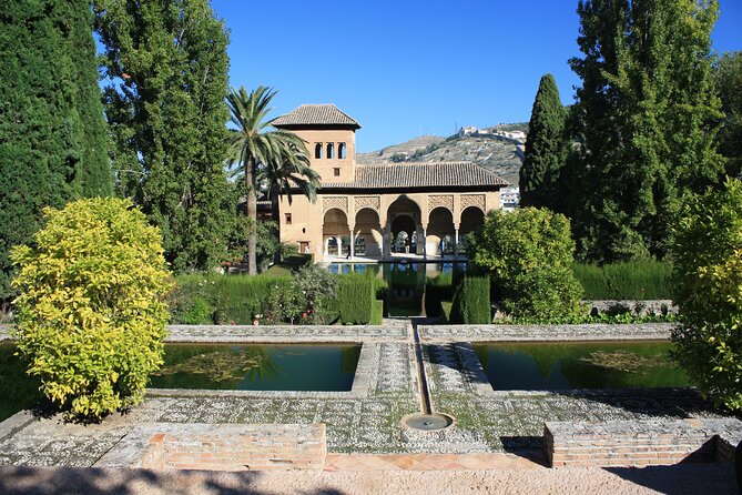 Andalusian Highlights: 6-Day Guided Tour from Madrid - Day 1: Cáceres adds a medieval opening