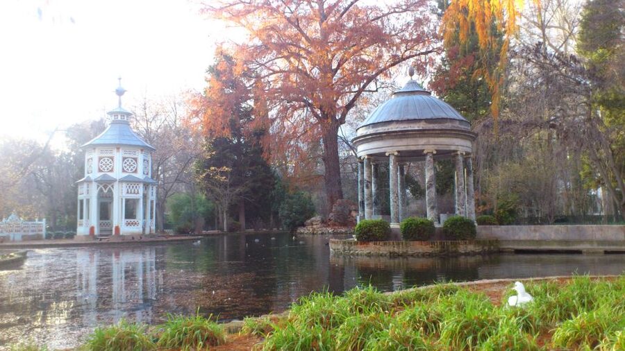 Aranjuez: Garden of The Prince Entry Ticket and Guided Tour - Fountains that show royal ambition