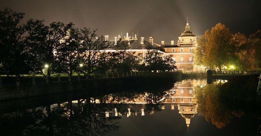 Aranjuez: Mystery and Legends Guided Nighttime Walking Tour - The Palace Side at Plaza de Parejas