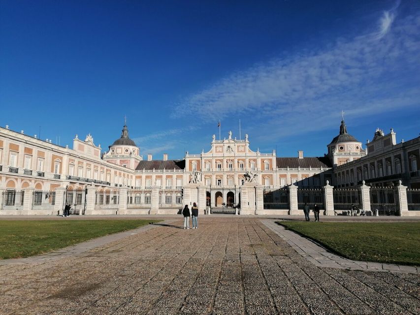 Aranjuez: Royal Palace Guided Tour - Starting at Cafe de Damas in Aranjuez