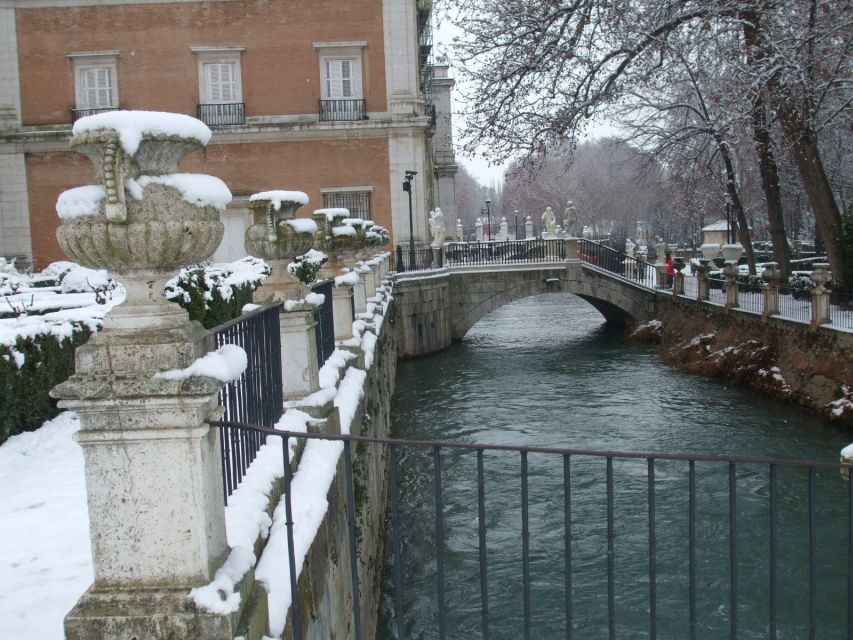 Aranjuez: Royal Palace Guided Tour - Entering the 16th-century Royal Palace