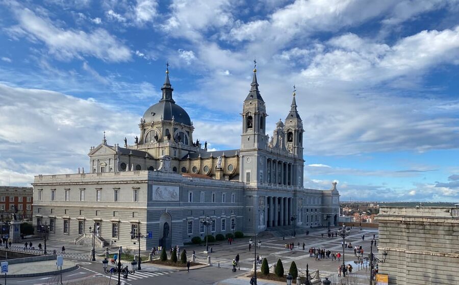 Architecture Tour: Old Historic Madrid with an architect - Key points to know before booking