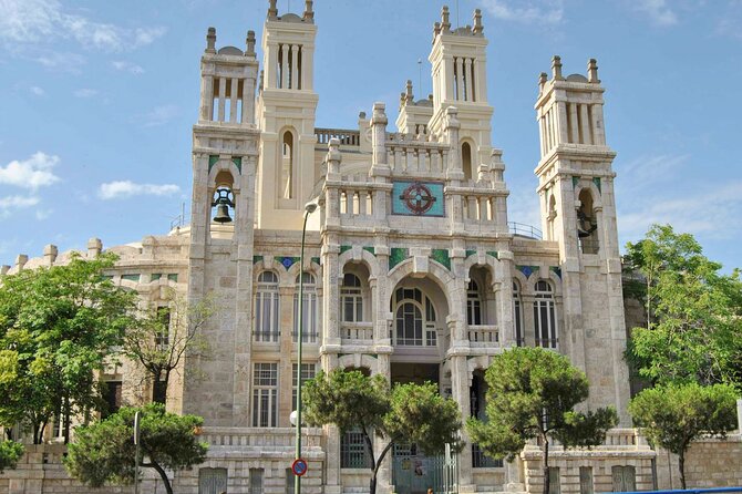 Arrival Transfer from Madrid Airport MAD to Madrid in Private Van - The private van ride into Madrid