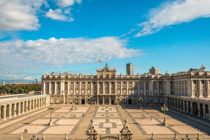 Arrival Transfer: Madrid Airport MAD to Madrid by Business Car - Booking, timing, and cancellation