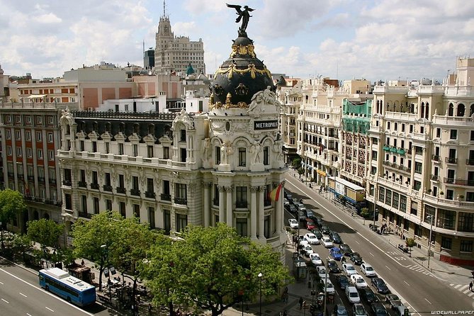 Arrival Transfer: Madrid Airport MAD to Madrid in Luxury Van - A private van instead of a shared shuttle