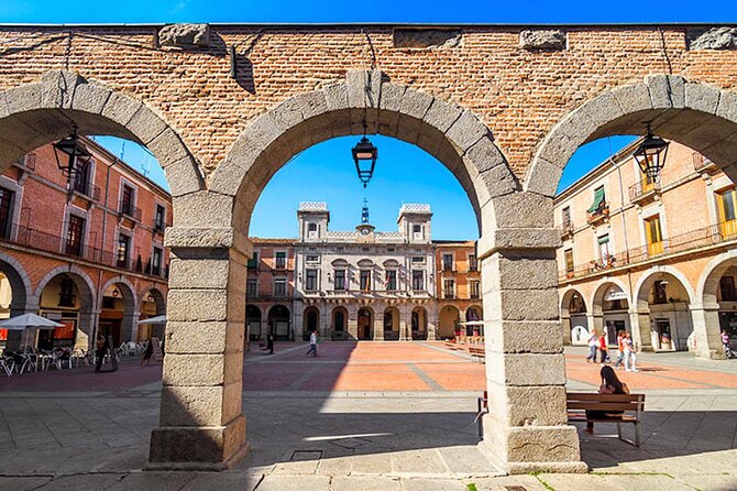 Avila and Segovia Private Minivan Tour from Madrid - The road to Segovia and lunch near Plaza Mayor
