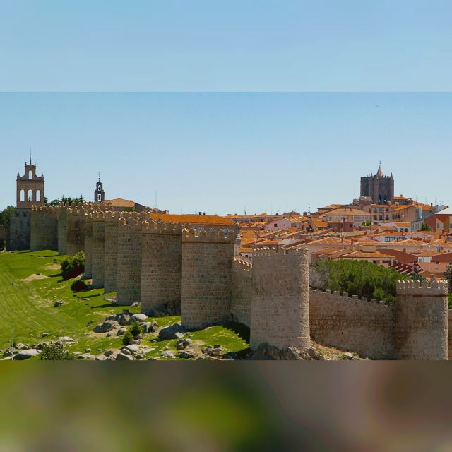 Ávila: Tour Privado Casco Histórico y Basílica San Vicente - Inside St. Vincent’s Basilica