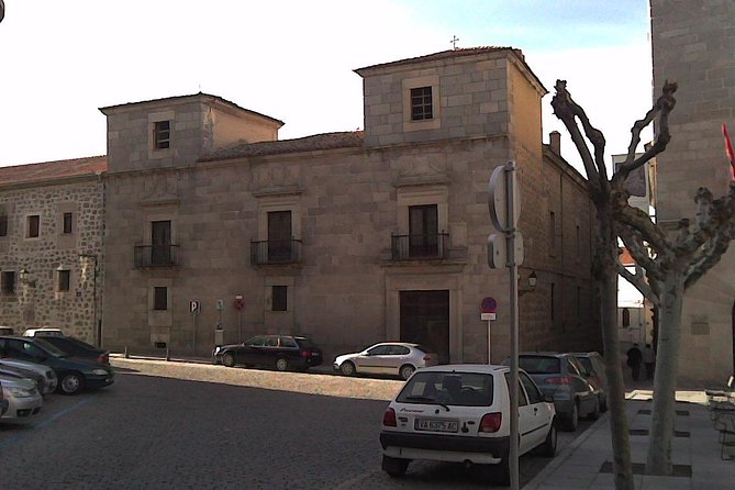 Ávila Walking Tour - A guide who keeps the history connected