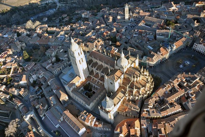 Balloon Rides in Segovia with Optional transportation from Madrid - Breakfast, Cava, and the useful keepsakes