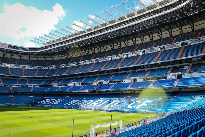 Bernabéu Stadium Guided Tour With Optional Megafan Upgrade - Players’ benches, pitch access, and the VIP area