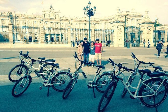 Bike Tour chasing the best Sunset in Madrid - Royal Palace: a five-minute look at royal Madrid