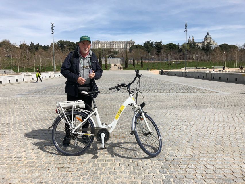 Bike Tour Through Madrid Río and Casa de Campo - San Vicente Hill tests your legs
