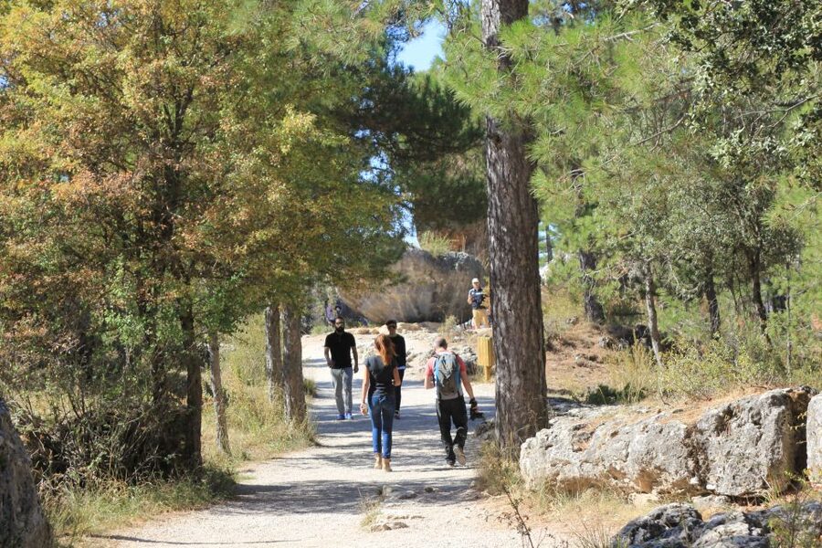 Cuenca: Enchanted City and Devil's Window - Walking among the rocks of the Enchanted City