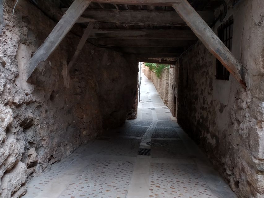 Cuenca: Nighttime Highlights Walking Tour in Spanish - The walking conditions you should take seriously