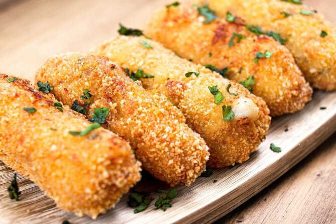 Culinary tour "Tapas & Wines" in Madrid - Timing, meeting point, and practical planning