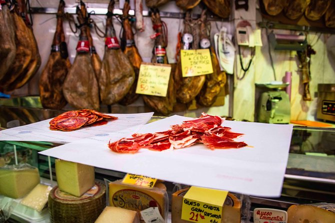 De Mercados: A Neighborhood Market and Food Tour - Starting at Tribunal and entering Malasaña