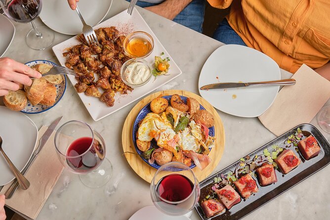 De Tapas in Malasaña: Evening Wine and Tapas Tour - Plaza de las Comendadoras at the End of the Night