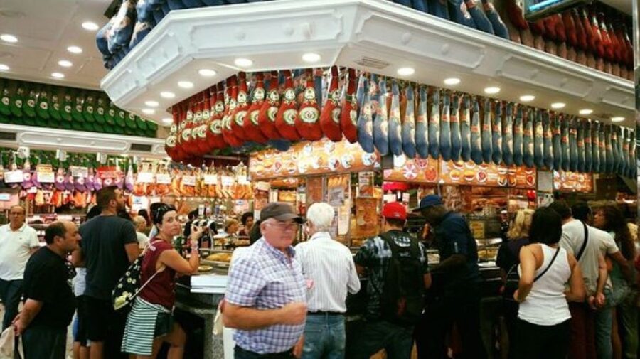 Discover the best "Wines and Tapas in Madrid". - What you actually eat and drink