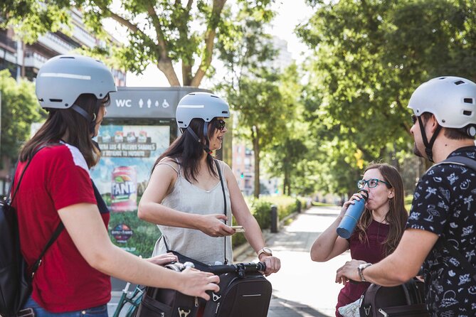 EBike Tour Madrid Río Park and Casa de Campo insights Small group - How the guide shapes the experience