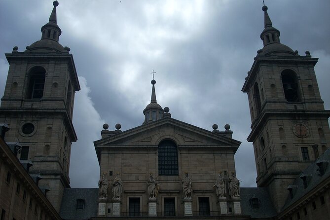 El Escorial and Valley of the Fallen Half Day Trip from Madrid - The guide makes or breaks the English experience