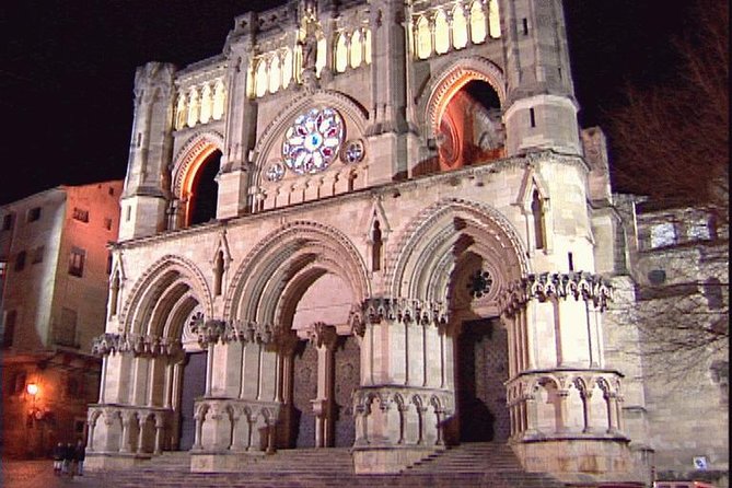 Enchanted Basin - Night Guided Tour - Why Cuenca works so well after sunset