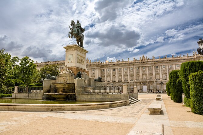Escape the Inquisition in Madrid Exploration Game - Tribunal del Santo Oficio de la Inquisición