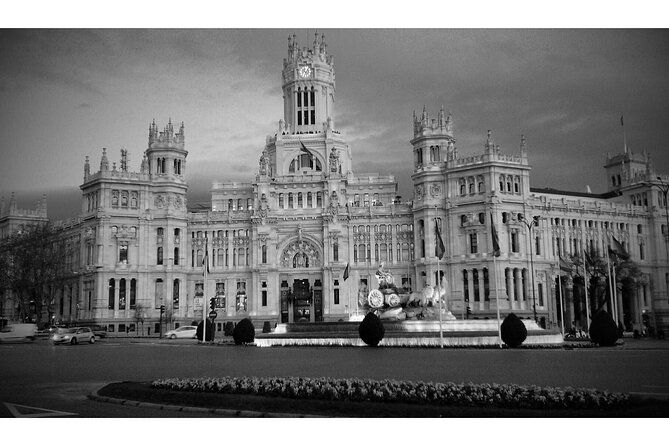 Essential Madrid: Private Walking tour - Paseo del Prado and the setting of the Prado Museum