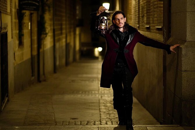 Evening Walking Tour: Spanish Inquisition & Legends of Old Madrid - The guides make or break the evening