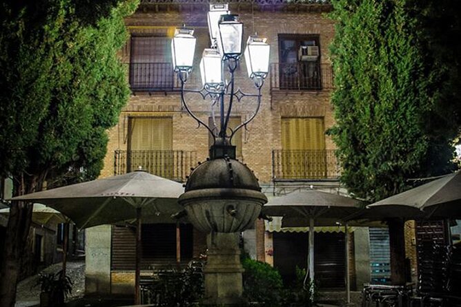 Explora los Misterios y Secretos de Toledo - The limits of a group night walk