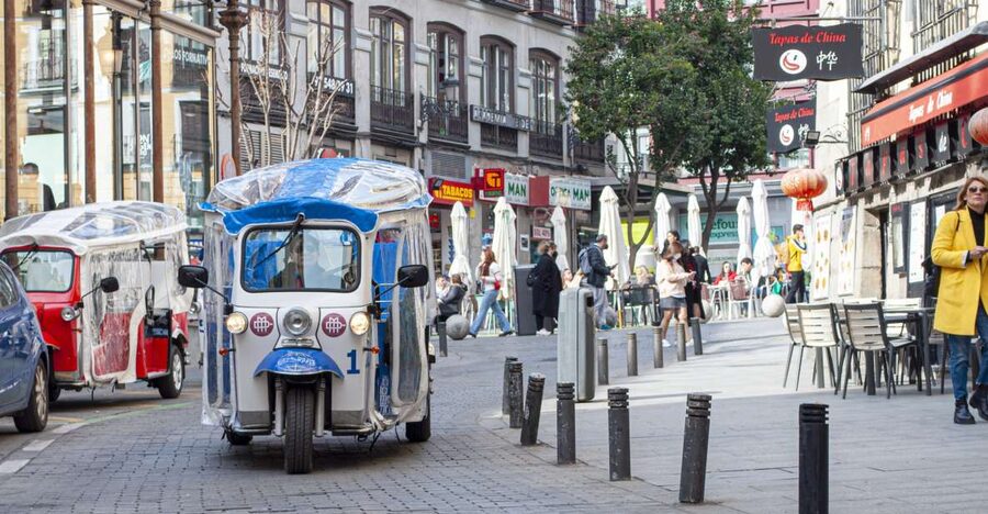 Explore Madrid’s Top Sights on an Electric Tuk-Tuk Tour - Why an electric tuk tuk works well in central Madrid