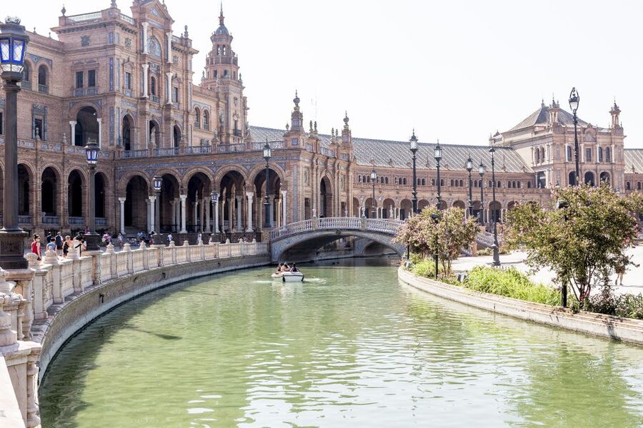 From Madrid: Andalusia with Cordoba and Costa del Sol 6 Days - Granada and the Alhambra make the fifth day count
