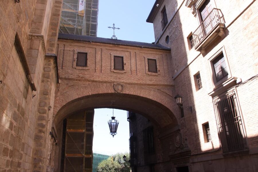From Madrid: Day Trip to Toledo with Local Guide - What the guide adds to the experience
