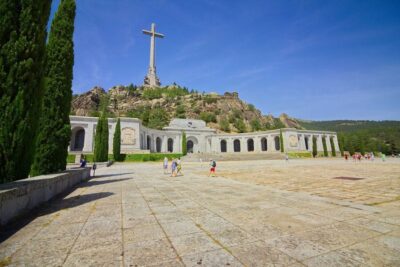 El Escorial and Valley’s Basilica Half Day Tour