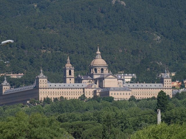 From Madrid: El Escorial, Valley and Segovia Day Trip - The Valley of Cuelgamuros and its difficult meaning