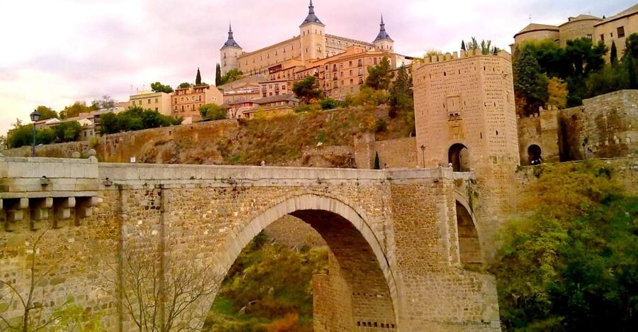 From Madrid: Guided Day Trip to Segovia and Toledo - Key points to know before booking