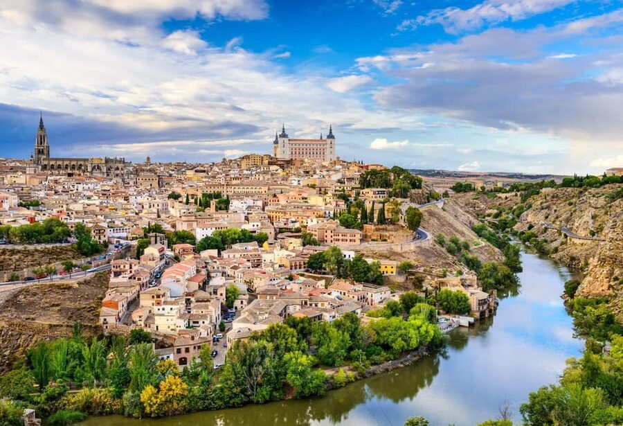 From Madrid: Guided Day Trip to Segovia and Toledo - Toledo’s old city in a shorter visit