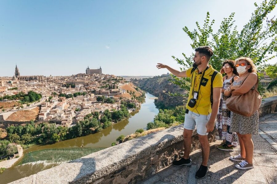 From Madrid: Guided Day Trip to Toledo by Bus - Key points at a glance