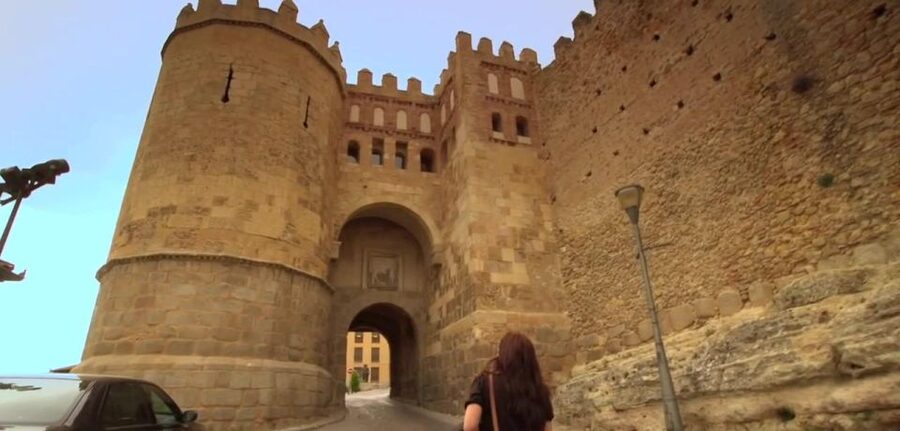 From Madrid: History and Charm of Segovia Full-Day Tour - Lunch with cochinillo, Segovia’s famous dish
