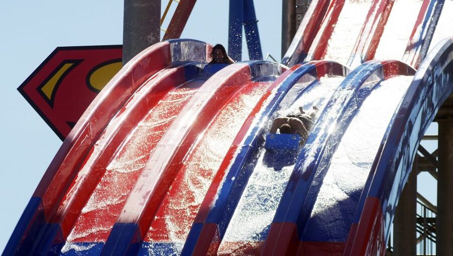 From Madrid: Parque Warner Beach Water Park & Transport - The 7:00 PM return to Madrid
