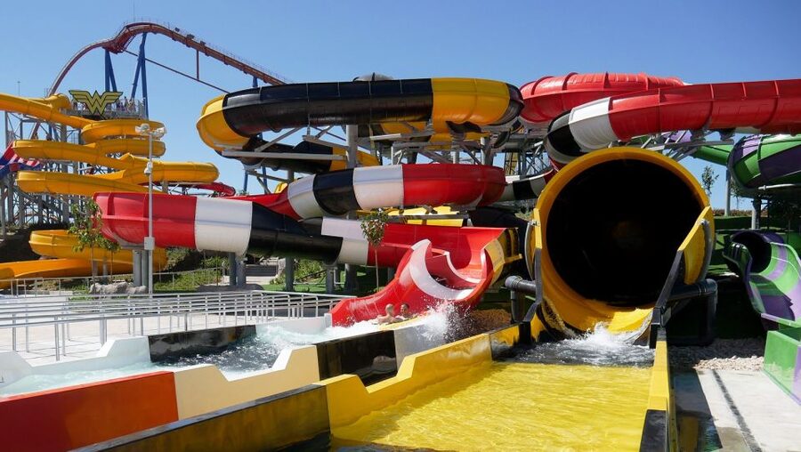 From Madrid: Parque Warner Beach Water Park & Transport - Who will get the most from this day