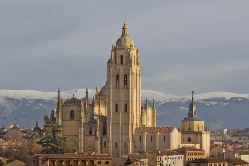 From Madrid: Segovia Guided Afternoon Tour - Guides, languages, and hearing the commentary