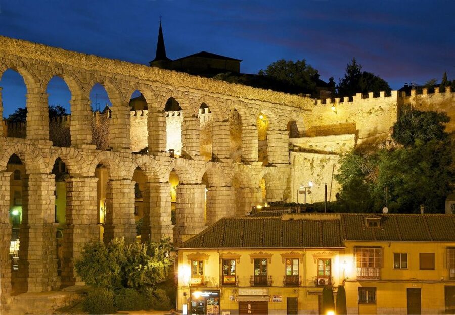 From Madrid: Segovia Highlights Private Half-Day Tour - Meeting the Roman Aqueduct