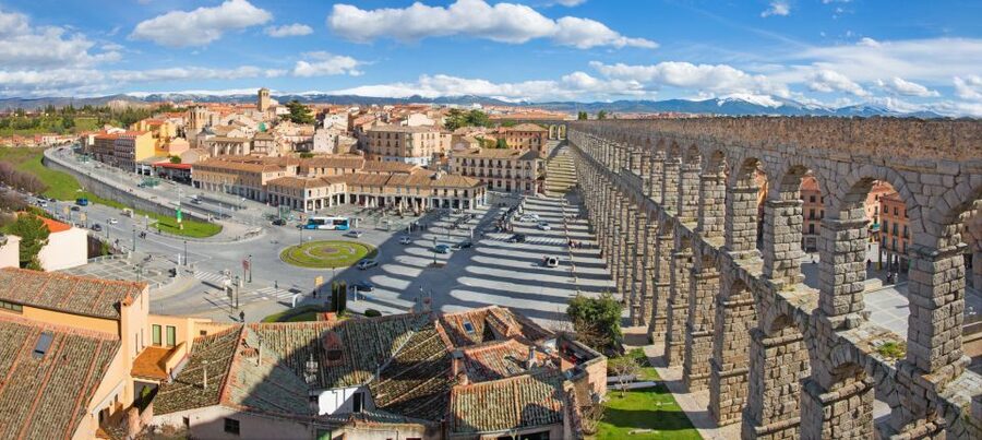 From Madrid: Segovia & La Granja Private Full-Day Tour - Lunch at Real Sitio de San Ildefonso
