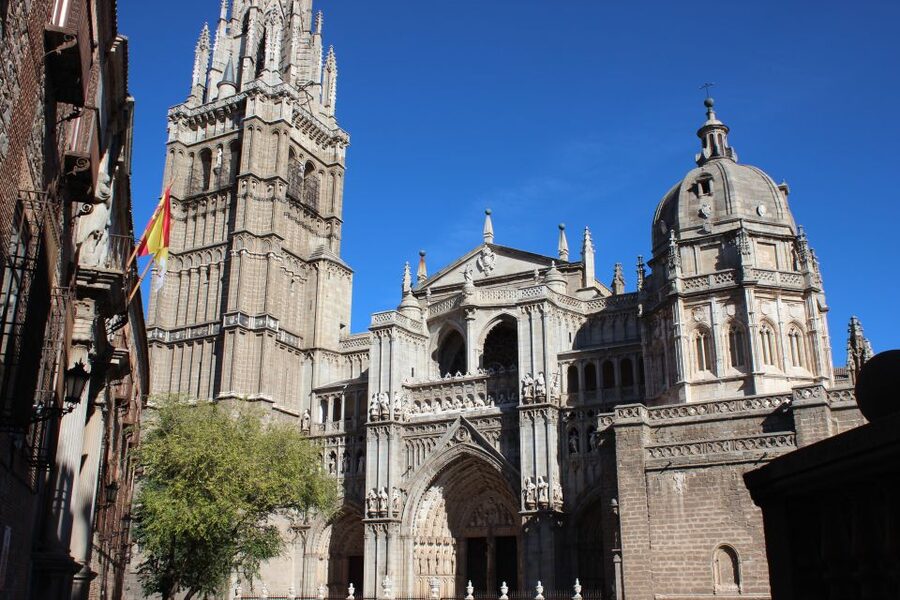 From Madrid: Toledo with 3 Monuments and Optional Cathedral - Meeting the bus at Las Ventas