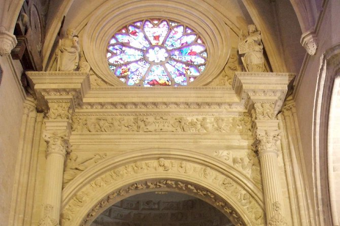 Guided Tour - Medieval Basin + Monuments - The squares, towers, and medieval remains