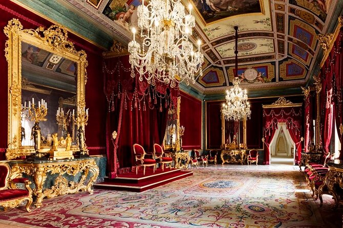 Guided tour of the Royal Palace of Aranjuez - Starting at Plaza de Parejas