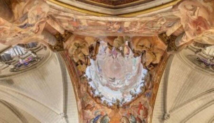 Guided tour of the Toledo Cathedral (Input no included) - The cathedral’s enormous naves and changing styles