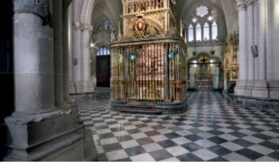 Guided tour of the Toledo Cathedral (Input no included) - Meeting at Calle Armas 3 near Plaza de Zocodover